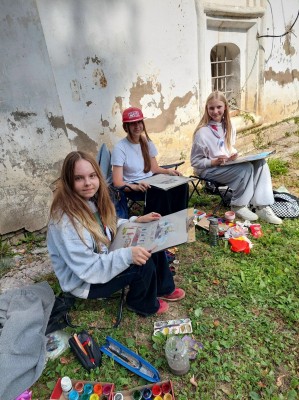 В рамках XXV Межнационального пленэра юных художников «Этномастерская» было проведено несколько конкурсов с разными заданиями и задачами